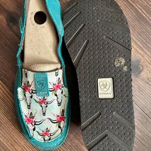 Ariat Women's Teal and Floral Moccasins